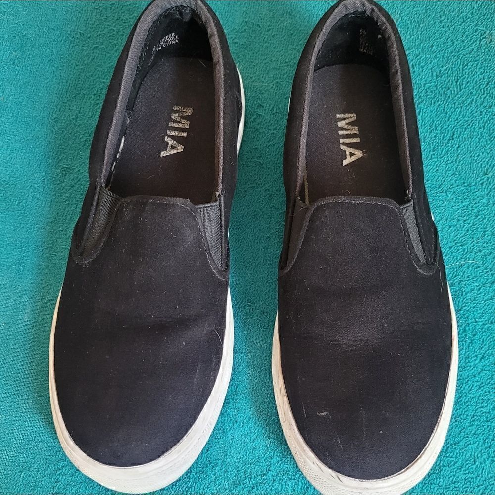 MIA cori sneaker shoes SALE! 